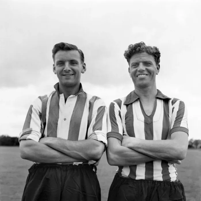 Framed Print : Southampton F. C. Bill Ellerington (left) & George Curtis. O25293-011