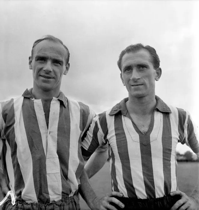 Framed Print : Southampton F. C. Norman Kirkman (left) Ernie Jones. O25293-010