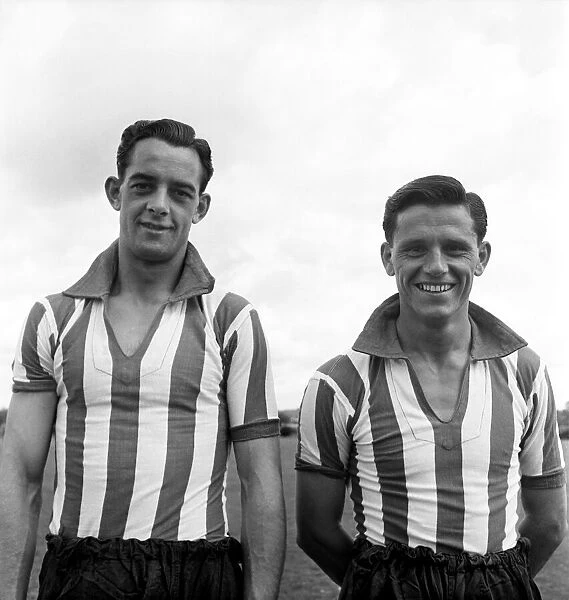 Southampton F. C. Tommy Lowder (left) & Ernie Jones O25293-003