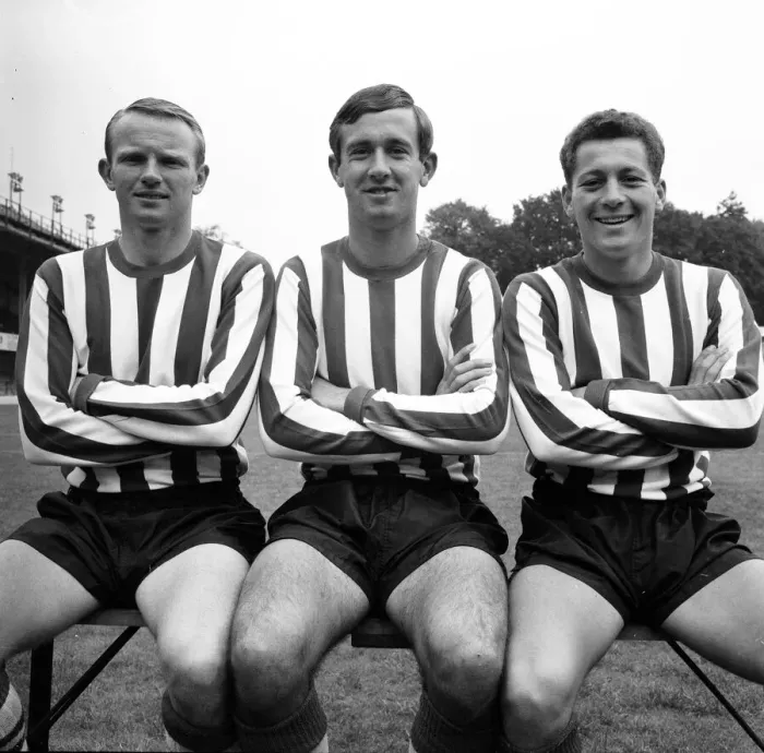 Framed Print : Southampton FC Pre Season Photocall, 13th August 1964. From Left to Right