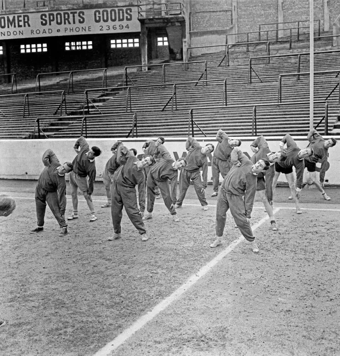 Framed Print : Southampton Football Players, Training Session, 15th March 1963 Framed Print : Southampton Football Players, Training Session, 15th March 1963