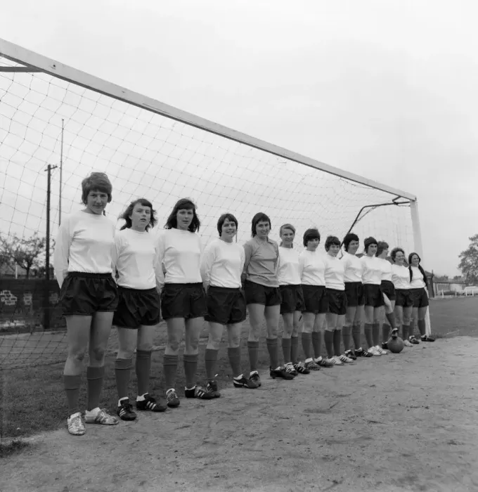 Framed Print : Southampton Ladies Football Club prepare for their big match Framed Print : Southampton Ladies Football Club prepare for their big match