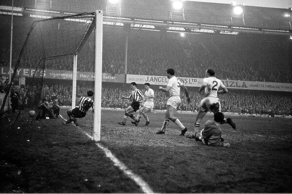 Southampton v Sunderland, FA Cup match at The Dell, Saturday 6th January 1962