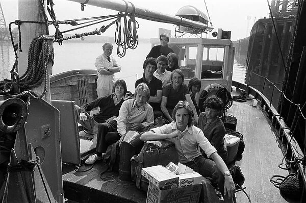 Southlands School children leave on school boat, Middlesbrough. 1975