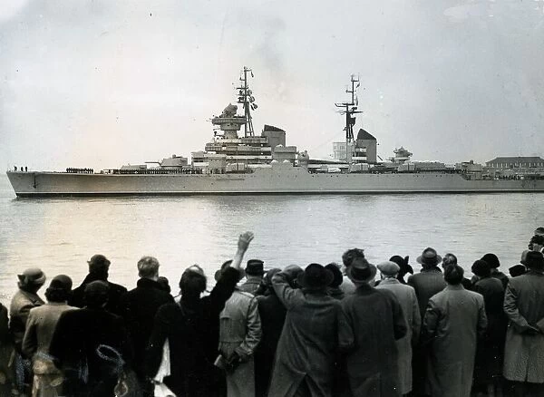 Soviet cruiser Ordzhonikidze arriving at Portsmouth dockyard April 1956