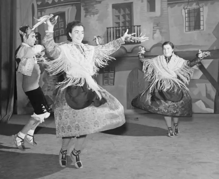 Framed Print : Spanish Dancers Feb 1952 C831  /  1