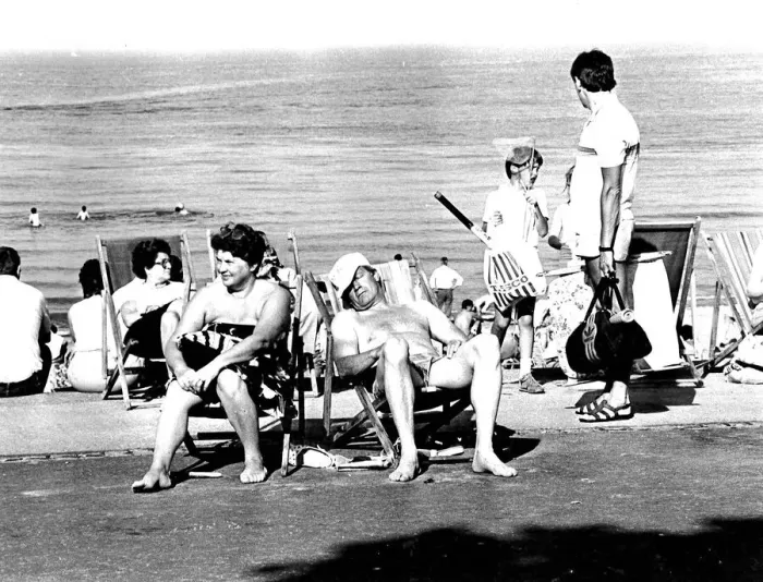 Framed Print : Special Supplement on Weather - Old Pictures Of Heatwaves in North Wales Framed Print : Special Supplement on Weather - Old Pictures Of Heatwaves in North Wales