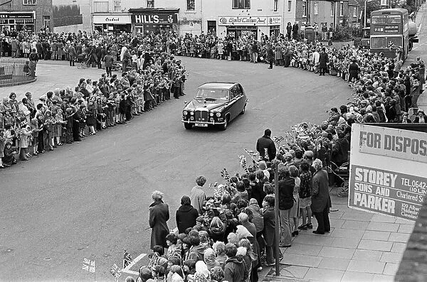 Spectators await Queen Elizabeth II in Eston during her Silver Jubilee tour