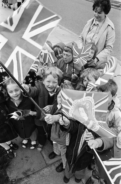 Framed Print : Spectators await Queen Elizabeth II in Eston during her Silver Jubilee tour Framed Print : Spectators await Queen Elizabeth II in Eston during her Silver Jubilee tour
