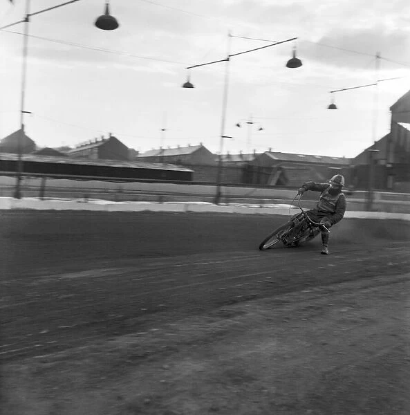 Speedway action at Liverpool World Championship. June 1960 M4380A-004