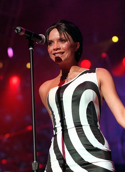 Spice Girls Concert Wembley April 1998 Victoria Adams singing
