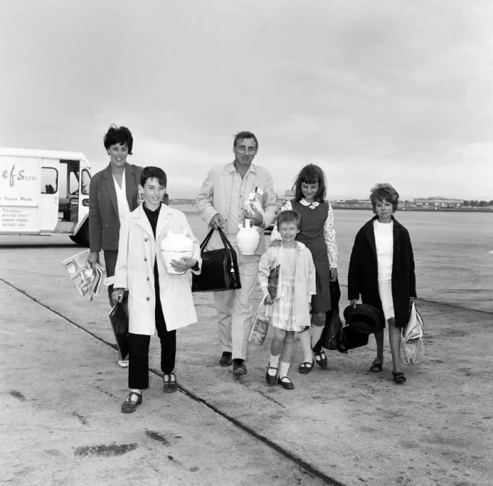 Framed Print : Spike Milligan and family back from a three week holiday in Marbella Framed Print : Spike Milligan and family back from a three week holiday in Marbella