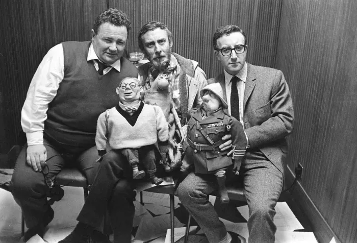 Framed Print : Spike Milligan March 1963 with Harry Seacombe and Peter Sellers rehersing for Framed Print : Spike Milligan March 1963 with Harry Seacombe and Peter Sellers rehersing for