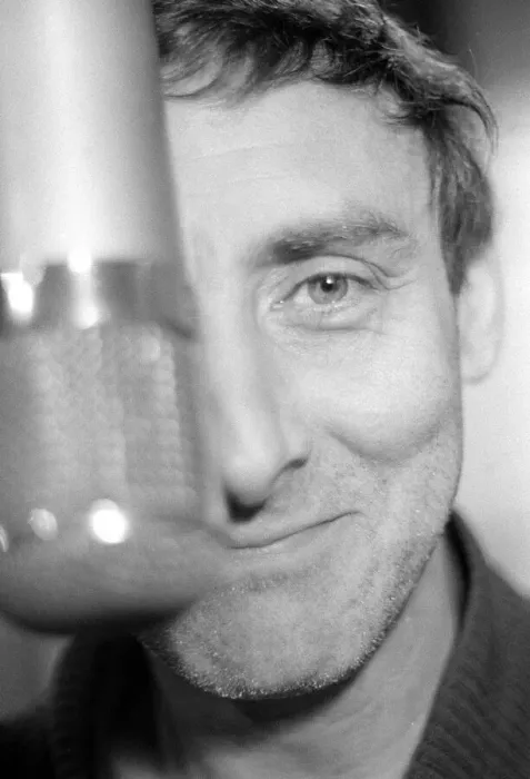 Framed Print : Spike Milligan Sept 1960 makes a record at EMI studios A©Mirrorpix