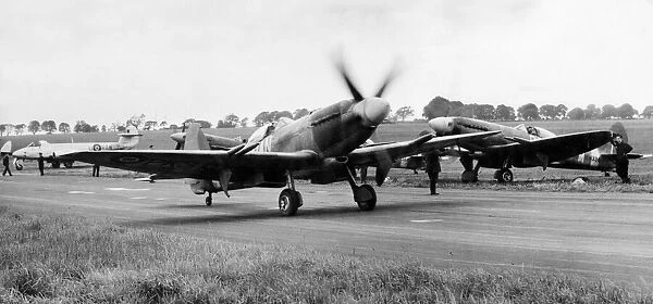 Spitfire fighter planes of 607 County of Durham Squadron