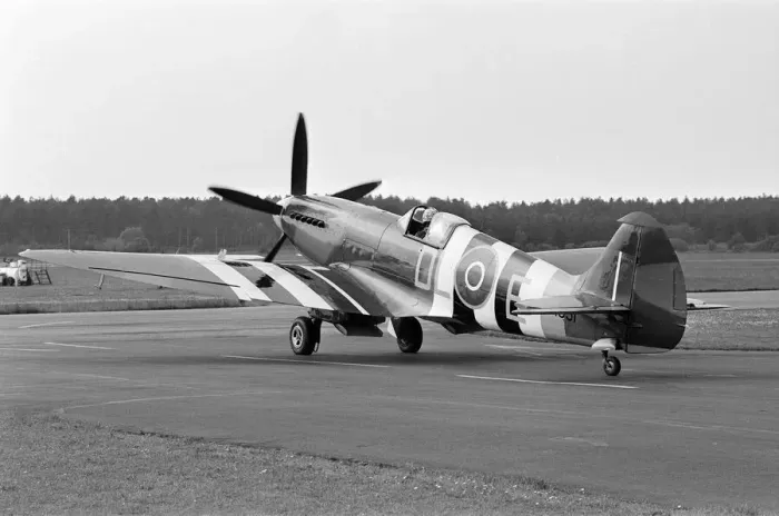 Framed Print : Spitfire single seat fighter aircraft on show at RAF Woodvale, South of Southport Framed Print : Spitfire single seat fighter aircraft on show at RAF Woodvale, South of Southport
