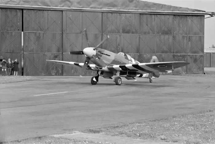 Framed Print : Spitfire single seat fighter aircraft on show at RAF Woodvale, South of Southport Framed Print : Spitfire single seat fighter aircraft on show at RAF Woodvale, South of Southport
