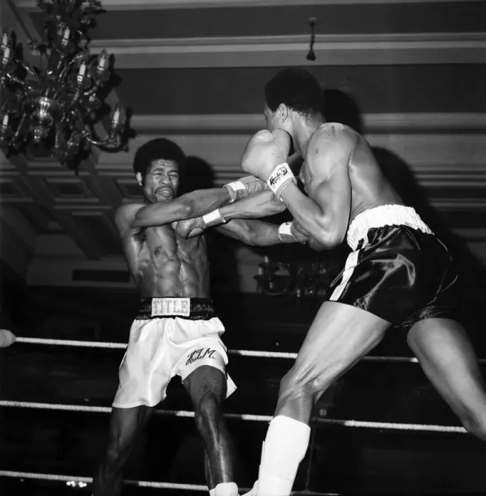 Framed Print : Sport: Boxing: Roy Gumbs vs. Howard Mills: British middleweight title fight