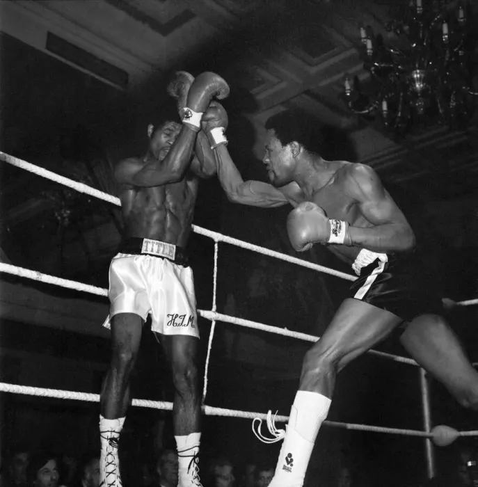 Framed Print : Sport: Boxing: Roy Gumbs vs. Howard Mills: British middleweight title fight