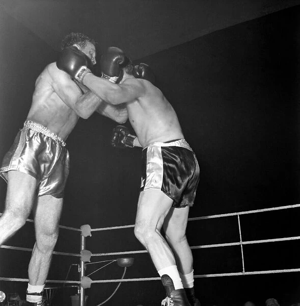 Sport: Boxing. Scenes from the Henry Cooper vs. Joe Erskine fight