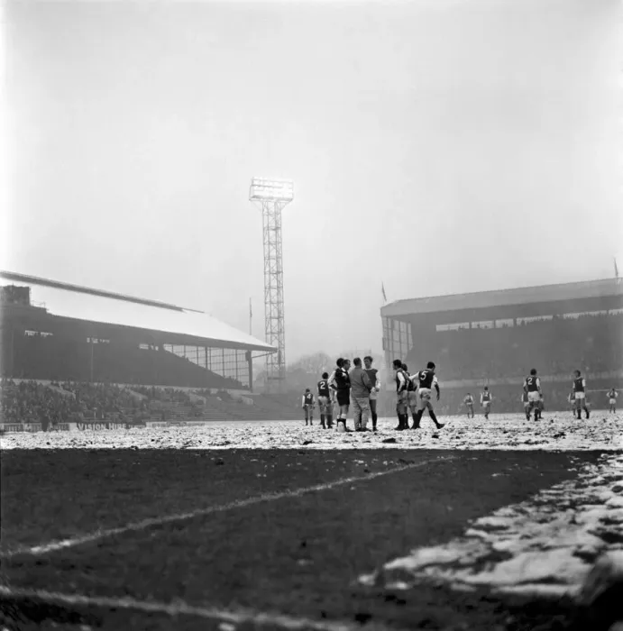 Framed Print : Sport: Footbal: l Sheffield Wednesday v. Arsenal. Whitham injured receives attention Framed Print : Sport: Footbal: l Sheffield Wednesday v. Arsenal. Whitham injured receives attention