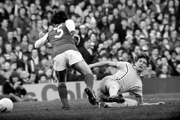 Sport: Football: Arsenal v. Coventry. Action from the match. February 1981 81-00513-090