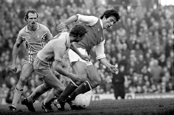 Sport: Football: Arsenal v. Coventry. Action from the match. February 1981 81-00513-035