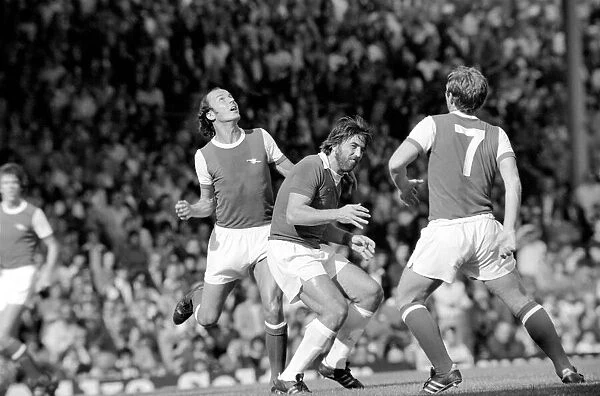 Sport  /  Football: Arsenal v. Everton. September 1975 75-04968-013