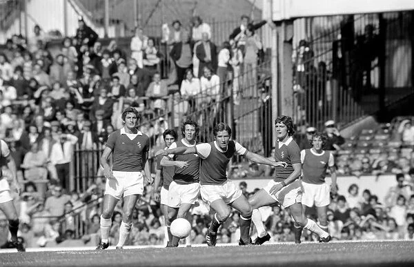 Sport  /  Football: Arsenal v. Everton. September 1975 75-04968-006