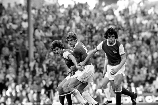 Sport  /  Football: Arsenal v. Everton. September 1975 75-04968-002