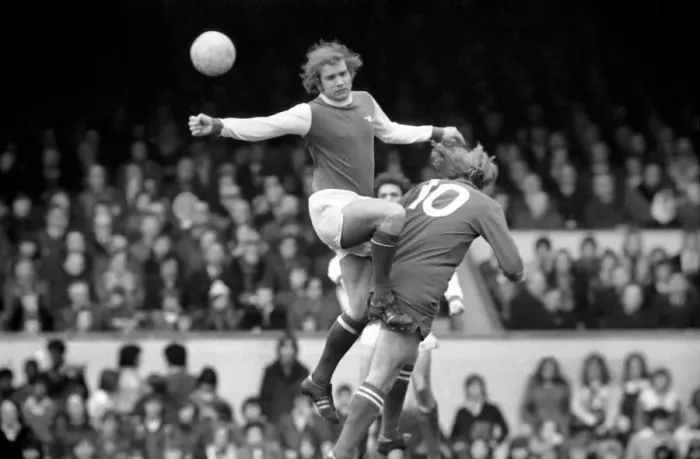 Framed Print : Sport Football Arsenal v Sheffield United 1974  /  75 Season