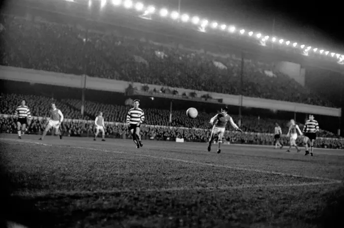 Framed Print : Sport: Football: Arsenal v. Sporting Lisbon Inter City Fairs Cup. Action from the match