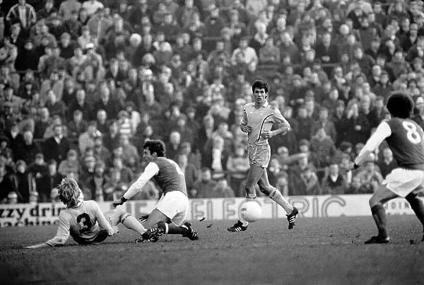 Sport: Football: Arsenal vs. Coventry. Action from the match. February 1981 81-00516-088
