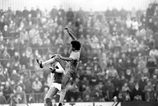 Sport: Football: Arsenal vs. Coventry. Action from the match. February 1981 81-00516-087