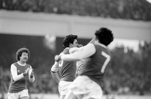 Sport: Football: Arsenal vs. Coventry. Action from the match. February 1981 81-00516-028
