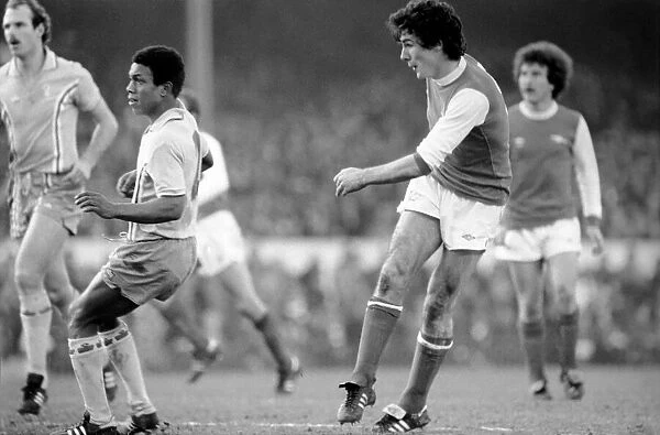 Sport: Football: Arsenal vs. Coventry. Action from the match. February 1981 81-00516-037