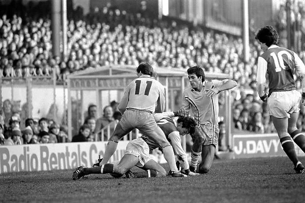 Sport: Football: Arsenal vs. Coventry. Action from the match. February 1981 81-00516-080