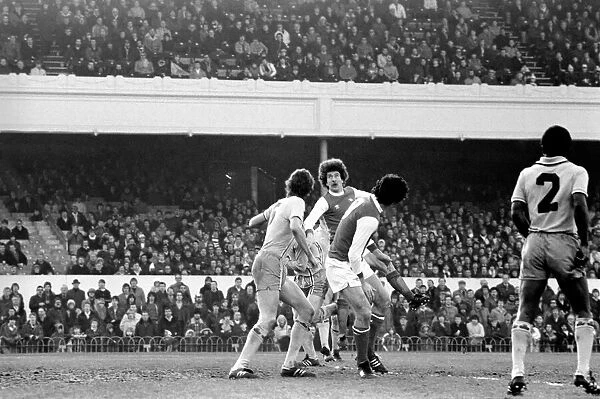 Sport: Football: Arsenal vs. Coventry. Action from the match. February 1981 81-00516-081