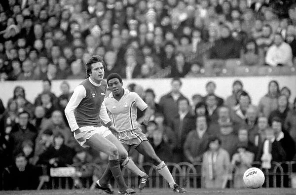 Sport: Football: Arsenal vs. Coventry. Action from the match. February 1981 81-00516-075