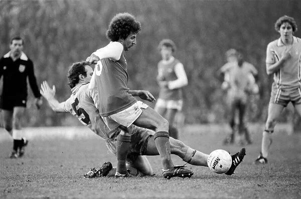Sport: Football: Arsenal vs. Coventry. Action from the match. February 1981 81-00516-071