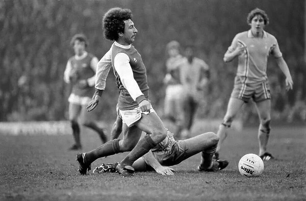 Sport: Football: Arsenal vs. Coventry. Action from the match. February 1981 81-00516-070