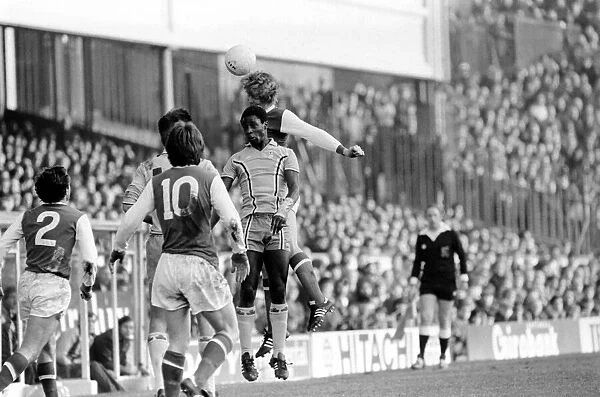 Sport: Football: Arsenal vs. Coventry. Action from the match. February 1981 81-00516-067