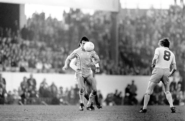 Sport: Football: Arsenal vs. Coventry. Action from the match. February 1981 81-00516-038