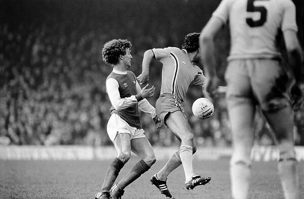 Sport: Football: Arsenal vs. Coventry. Action from the match. February 1981 81-00516-031