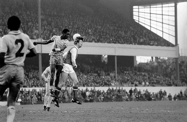 Sport: Football: Arsenal vs. Coventry. Action from the match. February 1981 81-00516-064