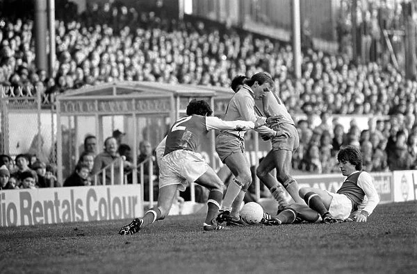 Sport: Football: Arsenal vs. Coventry. Action from the match. February 1981 81-00516-042