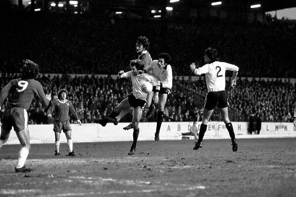 Sport: Football: Chelsea v. Fulham. December 1984 76-07537-020