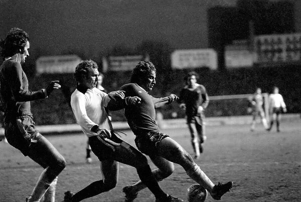 Sport: Football: Chelsea v. Fulham. December 1984 76-07537-017