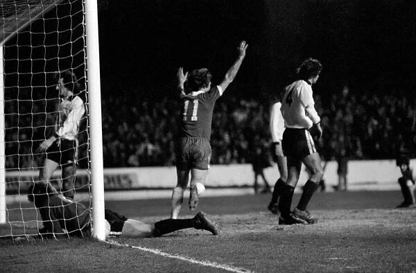 Sport: Football: Chelsea v. Fulham. December 1984 76-07537-022