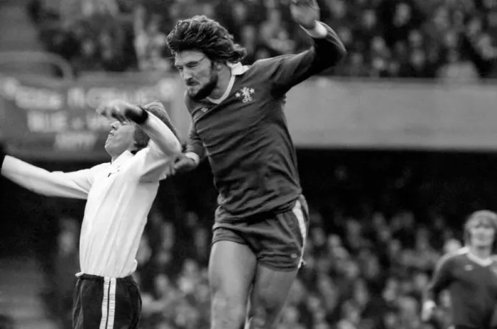 Framed Print : Sport: Football: Chelsea v. Fulham. December 1984 76-07537-029 Framed Print : Sport: Football: Chelsea v. Fulham. December 1984 76-07537-029